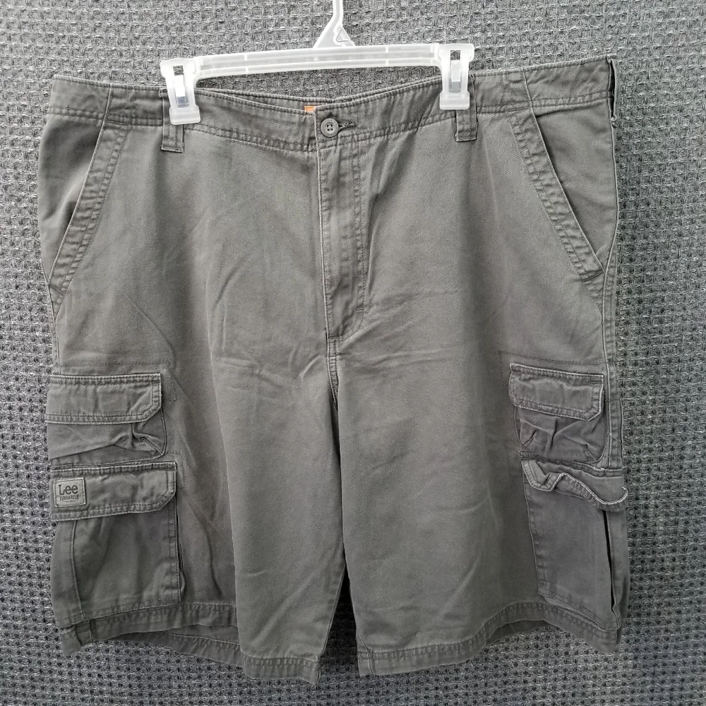 Lee Dungarees Cargo Shorts Olive Green Relaxed Fit Pockets Outdoor 42